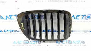 Решетка радиатора grill левая BMW X3 G01 18-21 ноздря, хром обрамление+ хром решетка, надломаны крепления, тычки на хроме