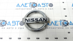 Эмблема передняя решетки радиатора Nissan Rogue 17- круглая, песок