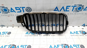 Решетка радиатора grill левая BMW 3 F30 4d 12-18 песок на хроме