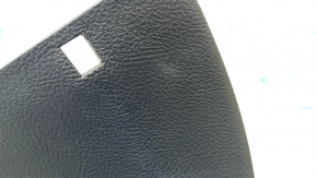 Обшивка двери багажника верхняя левая Ford Edge 15- черная, побелел пластик