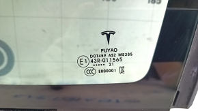 Форточка глухое стекло задняя правая Tesla Model S 21-