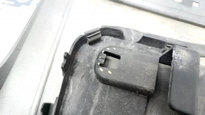 Губа заднего бампера Audi Q7 16-19 под фаркоп, серебро, царапины, сломано крепление