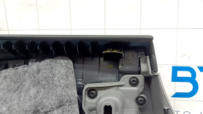 Обшивка двери карточка задняя правая Audi Q7 16-19 кожа серая BOSE, надрыв, сломано крепление