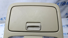 Плафон освещения передний Toyota Solara 2.4 04-08 бежевый, без люка, царапины, трещины