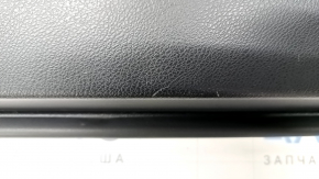Обшивка двери карточка передняя левая Lexus CT200h 11-17 черная кожа, царапины