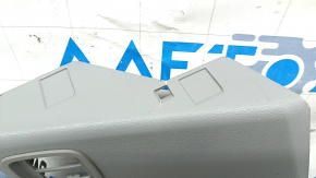 Накладка задней стойки нижняя правая Audi Q7 16- серая, побелел пластик