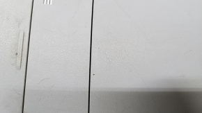Плафон освещения передний Toyota Sequoia 08-16 серый, нет дисплея, царапины, трещины в креплениях, надрывы