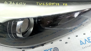 Фара передня права гола Hyundai Tucson 16-18 галоген, з кріпленням та накладкою, під полірування, павутинка