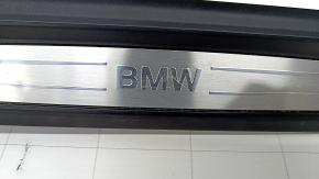 Накладка порога передня права зовнішня BMW 3 F30 12-18 чорна з хромом, подряпини, тички