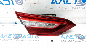 Ліхтар внутрішній кришка багажника лівий Toyota Camry v70 18- LED