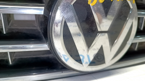 Грати радіатора grill зі значком VW Passat b8 16-19 USA, пісок