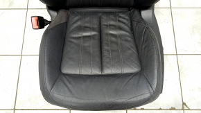 Водительское сидение Audi Q5 80A 18- с AIRBAG, кожа, черное, электро, с подогревом, примято, царапины, царапины на спинке