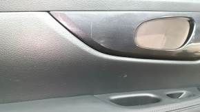 Обшивка двери карточка задняя левая Nissan Rogue 14-20 черн, графит вставкой пластик, подлокотник кожа,  царапины