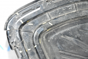 Нижняя решетка переднего бампера Chevrolet Bolt 17-19 черная, трещины, облом направ