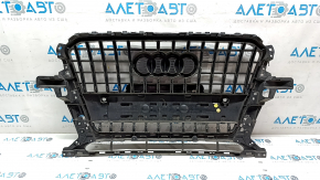 Решітка радіатора grill Audi Q5 8R 13-17 рест, під парктроніки, глянець, хром, пісок, облізла фарба, подряпини