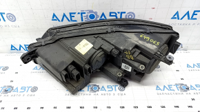 Фара передняя правая VW Passat b8 16-19 USA голая галоген, песок, царапины