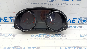 Щиток приладів VW Passat b8 16-19 USA 89к, подряпини