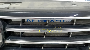 Грати радіатора grill VW Passat b8 16-19 USA під радар круїз, відсутній фрагмент, тріщини, подряпини, пісок