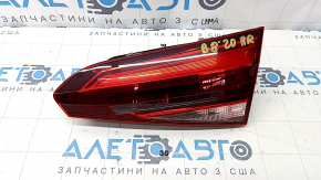 Ліхтар внутрішній кришка багажника правий VW Passat 20-22 LED