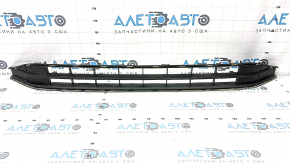 Нижні ґрати переднього бампера VW Passat 20-22 без парктроників