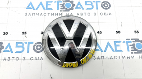 Эмблема решетки радиатора grill VW Passat 20-22 под радар, песок