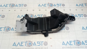 Отражатель задний правый Mazda CX-5 17- OEM