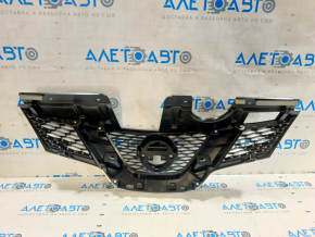 Решетка радиатора grill Nissan Rogue 14-16 под камеру с эмблемой OEM