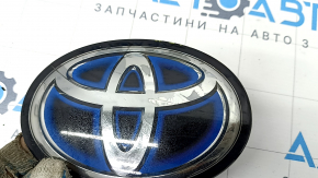 Эмблема переднего бампера Toyota Rav4 19- hybrid под радар, трещина