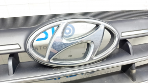 Решетка радиатора grill в сборе Hyundai Elantra AD 19-20 с эмблемой без радара, песок