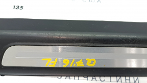 Накладка порога передня ліва зовнішня Audi Q7 16- чорна з хромом, подряпини, потерта