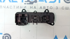 Usb Media Hub Jeep Grand Cherokee WK2 14-17 царапины Б/У