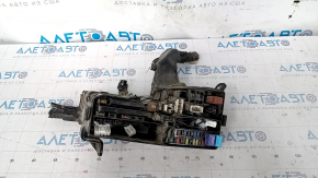 Блок предохранителей подкапотный Toyota Camry v55 15-17 2.5 usa в сборе с корпусом