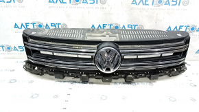 Решітка радіатора grill у зборі VW Tiguan 12-17 рест зі значком, пісок