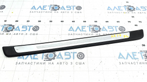 Накладка порога вненшняя передняя левая Audi A5 F5 17- 5D черная с хромом, царапины, надломана направляйка