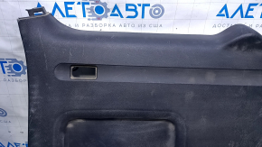 Обшивка дверей багажника Toyota Rav4 06-12, подряпини, потертості.