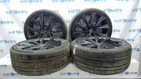 Комплект дисків з гумою R21 256/35 9J R21 245/35 8.5J Tesla Model S 12-20 з датчиками, з ковпачками, Continental, 5мм, бордюрка, надриви