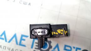 REAR BUMPER BODY CONTROL MODULE BCM Tesla Model 3 18- зламане кріплення