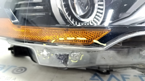 Фара передня права в зборі Ford Mustang mk6 18- LED, зламане кріплення, зламані напрямні, подряпини