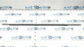 Молдинг дверь-стекло центральный передний правый Audi A4 B9 17-хром, изогнут, царапины