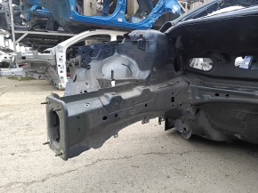 Деталь кузова для Ford Fusion mk5 2013-2016, правая четверть на фоне других кузовов.