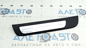 Накладка порога зовнішня ззаду ліва Audi A4 B8 08-16 седан, чорна, з хромованою накладкою, потерта