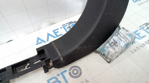 Накладка передней стойки нижняя левая Ford Fusion mk5 13-16 черная, царапины, потертости