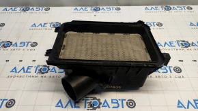 Верхняя крышка корпуса воздушного фильтра Toyota Camry v55 15-17 2.5 usa без расходомера, царапины, сломана кромка