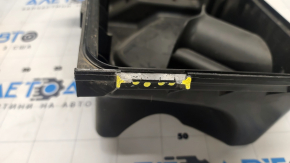 Нижняя крышка воздушного фильтра Toyota Camry v50 с маркировкой 685415.