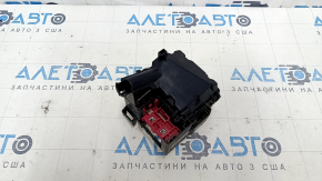 Обратная сторона блока предохранителей подкапотного, виден оригинальный номер для Honda Insight.