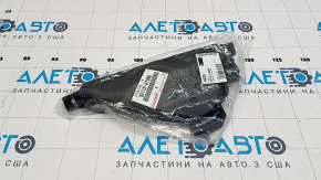 Заглушка ПТФ права Toyota Prius 50 16-18