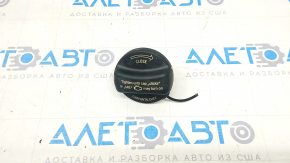 Кришка заливної горловини бензобака BMW X5 F15 14-18 відірвано кріплення