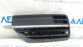 Решітка переднього бампера ліва Volvo XC90 16-19 з хром молдингом під парктронік, подряпини, пісок