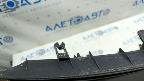 Решетка переднего бампера Toyota Camry v55 15-17 usa LE, примятости, не штатные отверстия, сломаны крепления