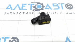 Парктроник переднего бампера центральный Toyota Prius 50 16-22